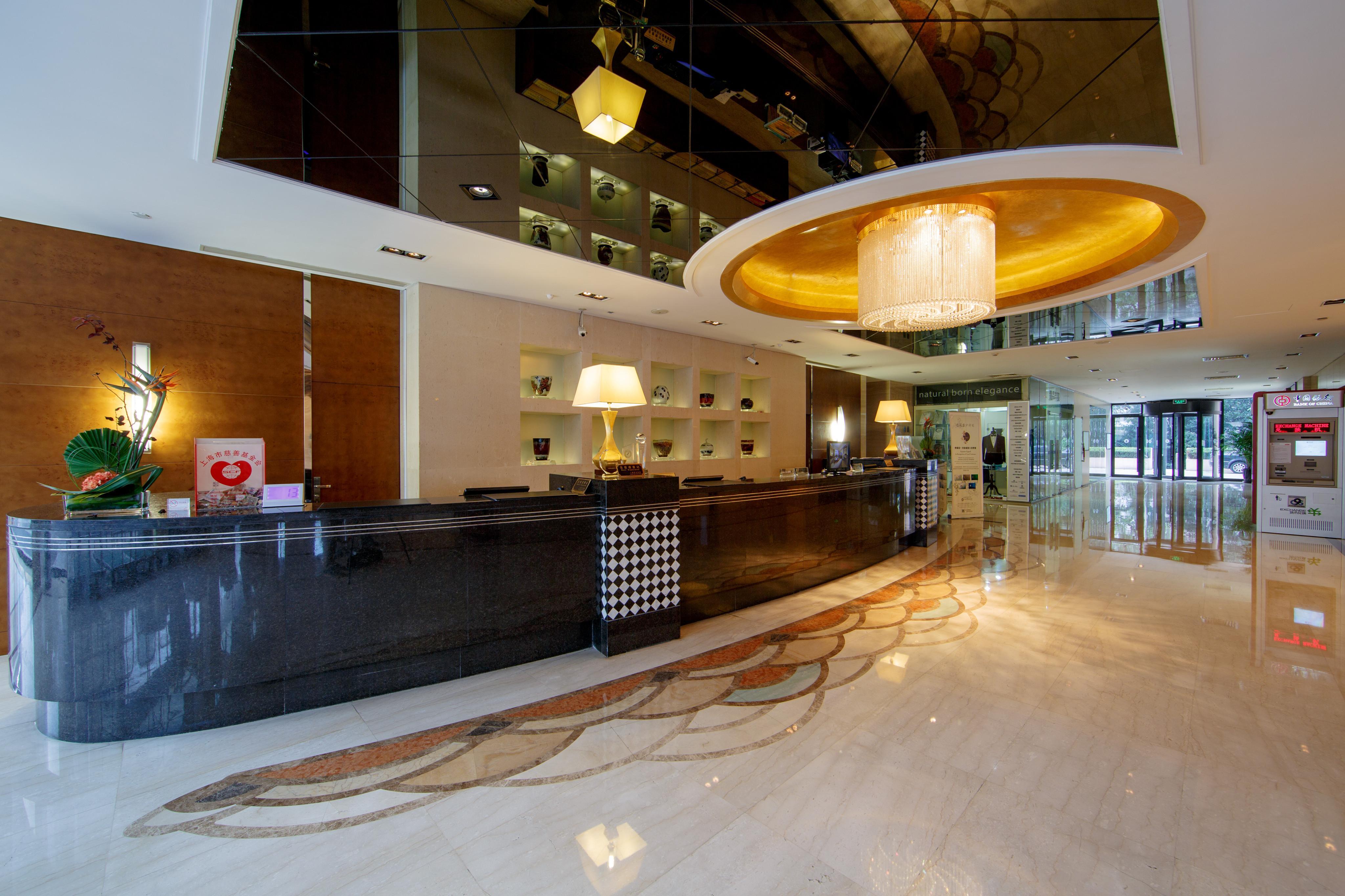 Hotel Equatorial Шанхай Экстерьер фото